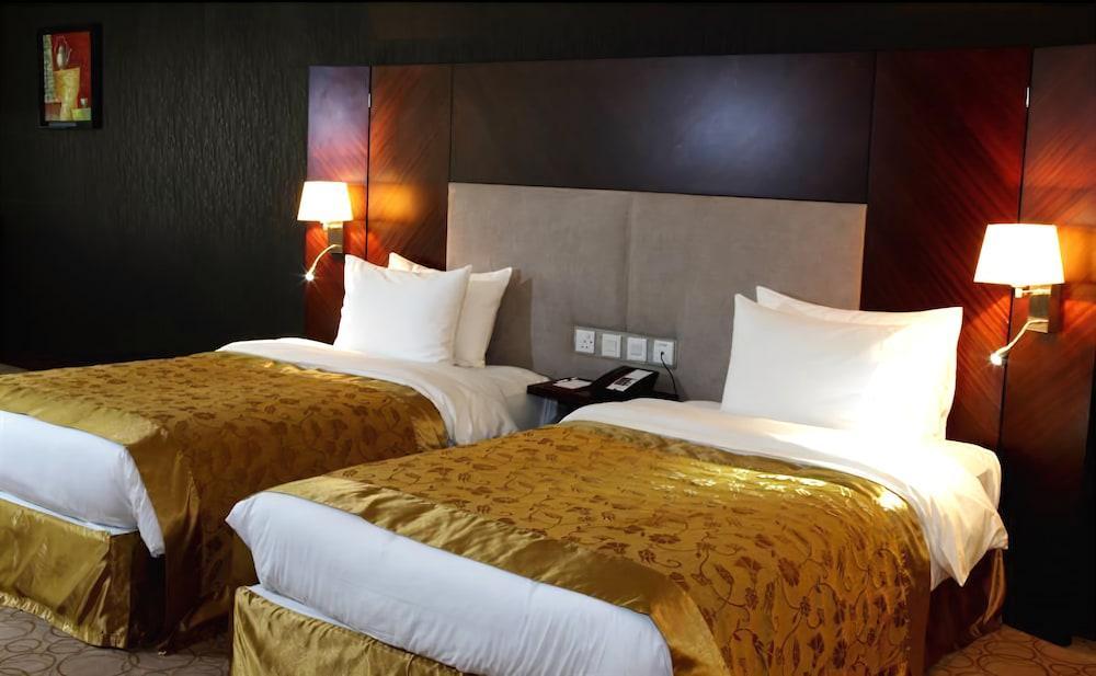 Amt Mena Aparthotel Doha Buitenkant foto