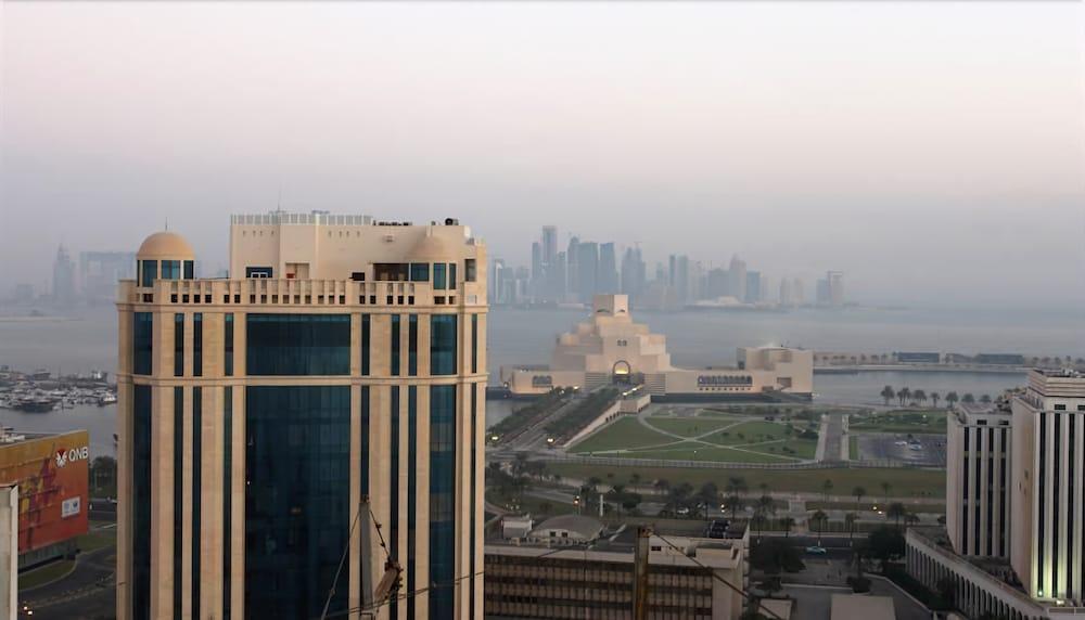 Amt Mena Aparthotel Doha Buitenkant foto