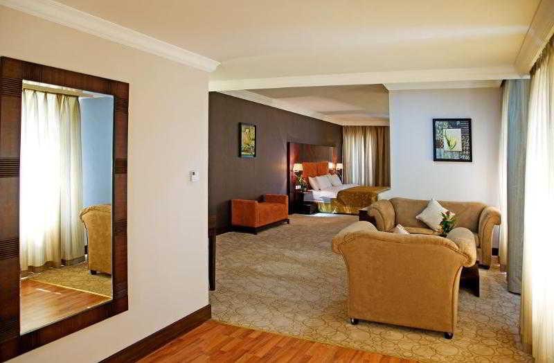 Amt Mena Aparthotel Doha Buitenkant foto