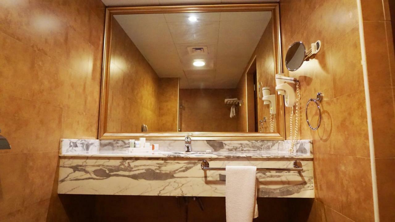 Amt Mena Aparthotel Doha Buitenkant foto
